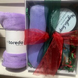 NEW Magnolia Soap Gift Set 3 Bath & Beauty Items festive gift box + hair towel